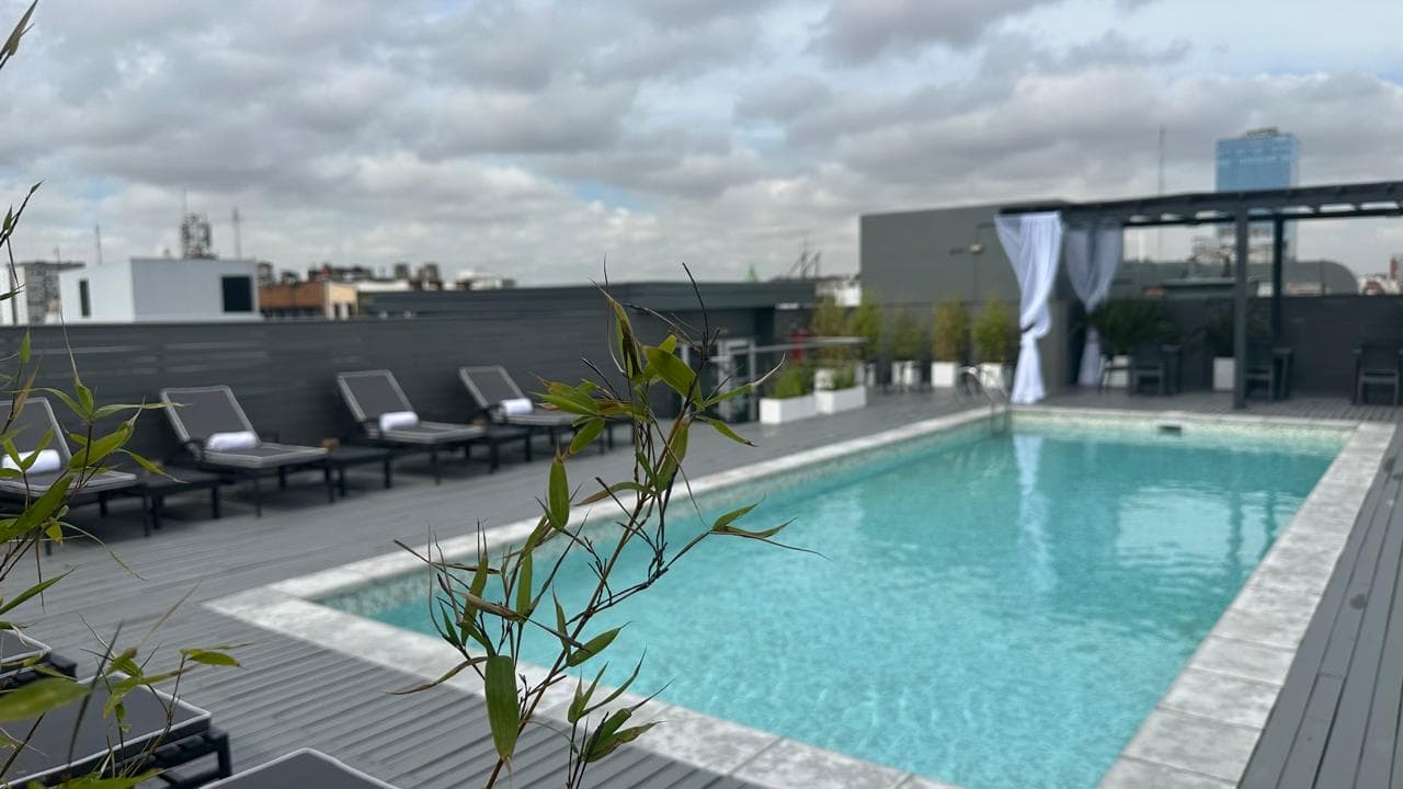 Broadway Hotel & Suites